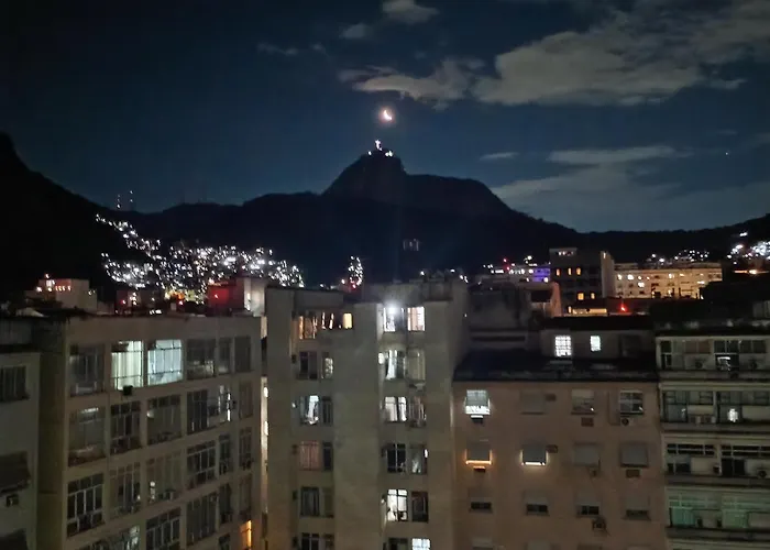 Vista Para O Cristo 300M Da Praia Comercio Por Perto, Silencioso Rio de Janeiro
